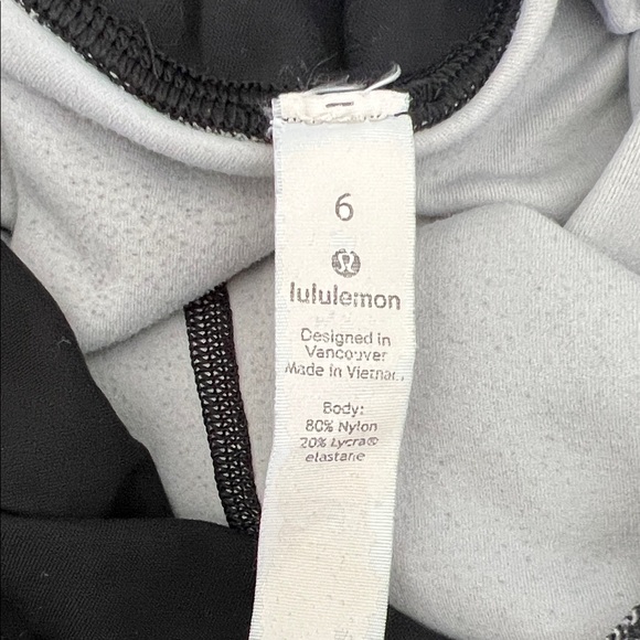 Lululemon Still Mind Leggings Interlink Ice Gray Black Yoga Running in Size 6 - Picture 14 of 16
